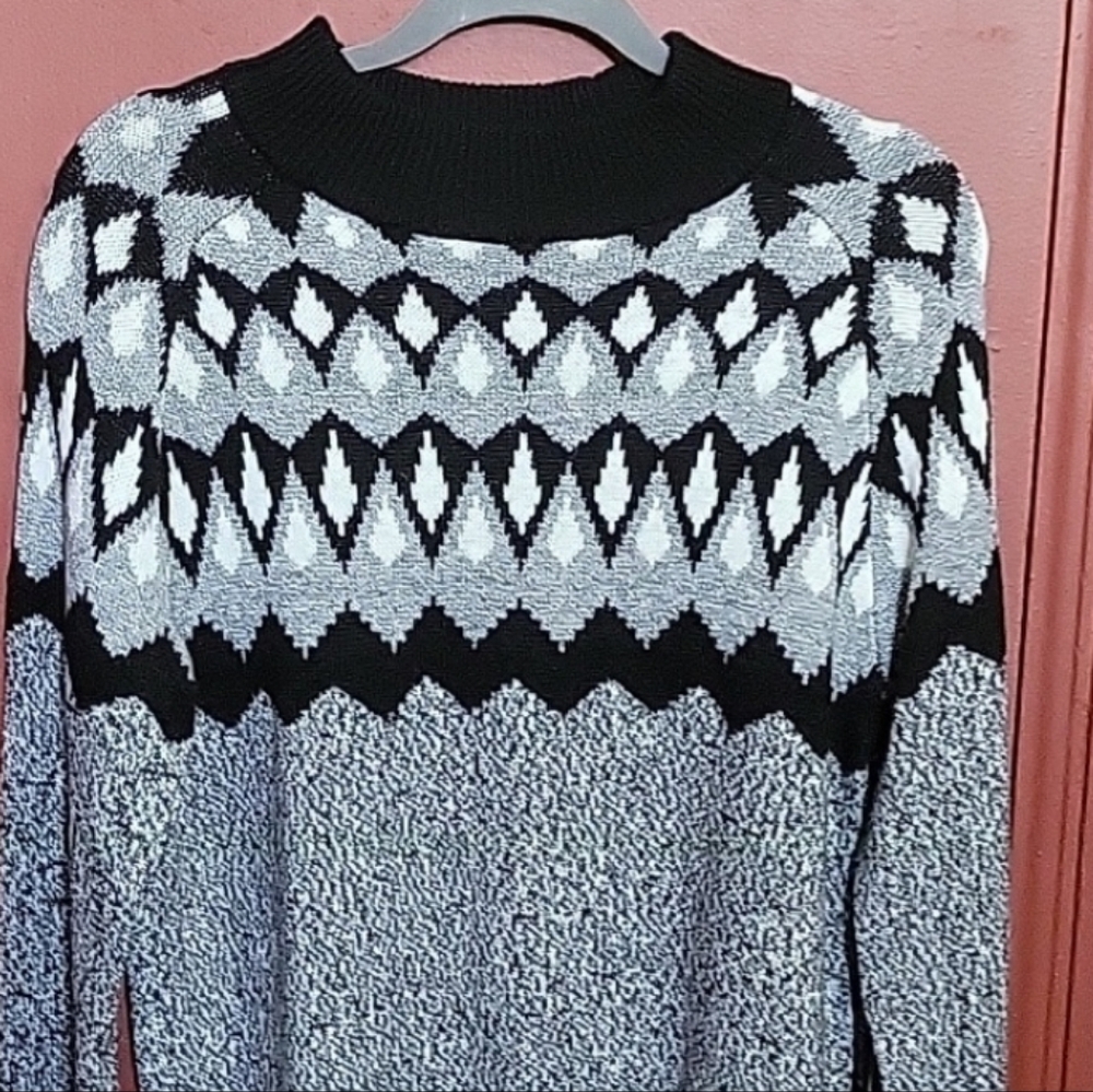 Karl Lagerfield Paris Longsleeve  Knitted Black/White/Gray Sweater Size Medium